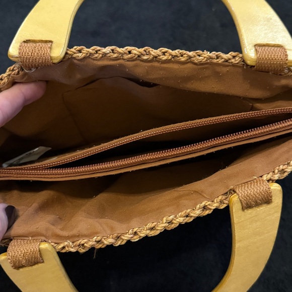Vintage Wooden Handle Woven Bag - Picture 3 of 3